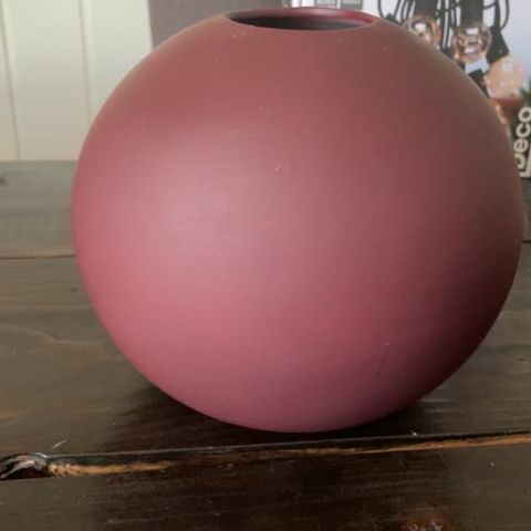Cooee ball vase. 10 og 20 cm.