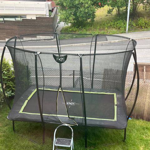 Trampoline Svart - 214cm x 305cm