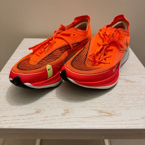 Nike Vaporfly 2, str.43 (27,5cm)