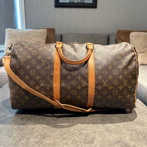 Nydelig Louis Vuitton Bandouliére Keepall 50