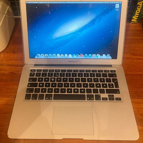 Macbook Air 13 inch, 2012