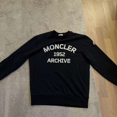 Ny Moncler genser