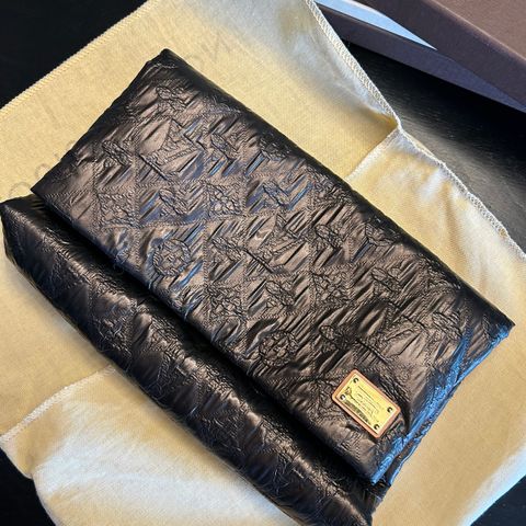 Louis Vuitton Clutch