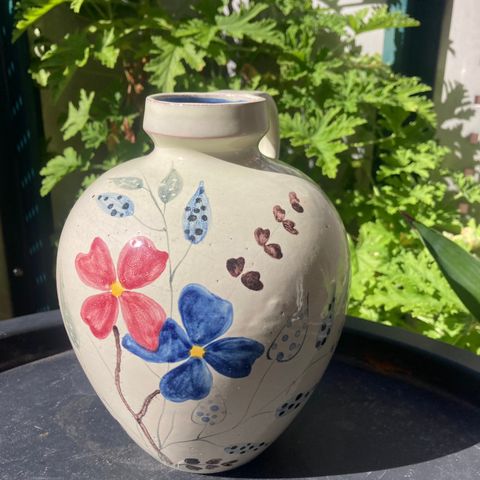 Retro-idyll! Koselig vase, norsk keramikk