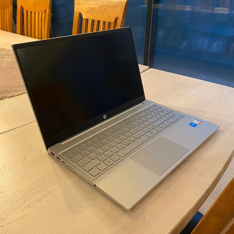 Veldig pent brukt HP 15,6" pc