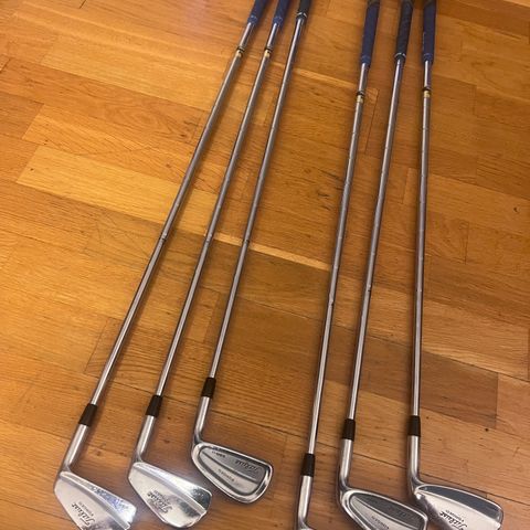 TITLEIST - 680 FORGED BLADES 4-PW Stiff, 6 og 8 er 690cb