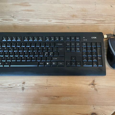 Trådløst tastatur + kablet datamus