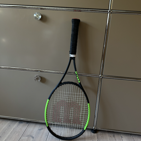 Wilson blade 98 16x19 v6.0 tennisracket