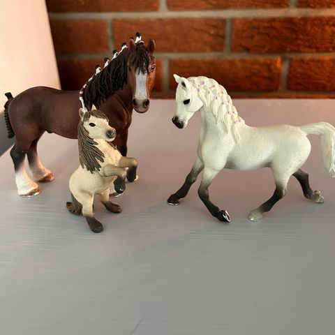 Schleich hester