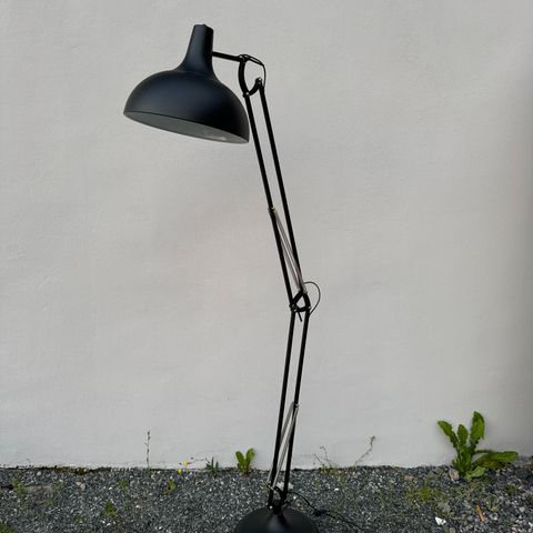 Stålampe fra Bahne