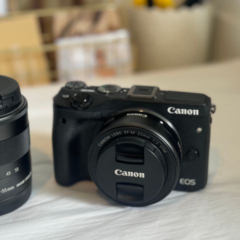 Canon EOS M3 med to objektiv
