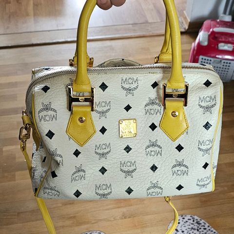 MCM white/yellow bag