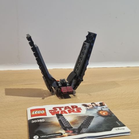 Komplett Lego Star Wars 30380 Kylo Rens romferge