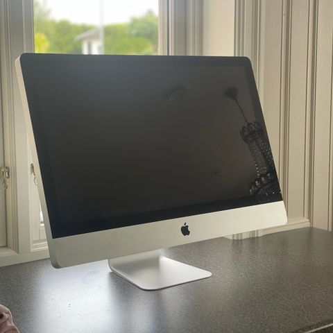 iMac 27" 2011 - 12 GB RAM - 2 TB lagring - 3,4 Ghz Intel i7