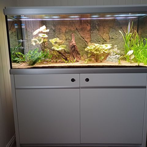 Akvastabil Move 360L Akvarium vurderes solgt.