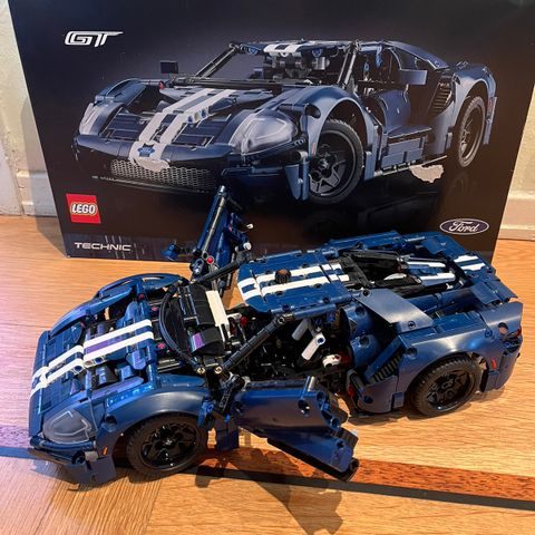 LEGO Technic 42154 Ford GT