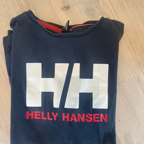 T-skjorte fra Helly Hansen i strl 8 år