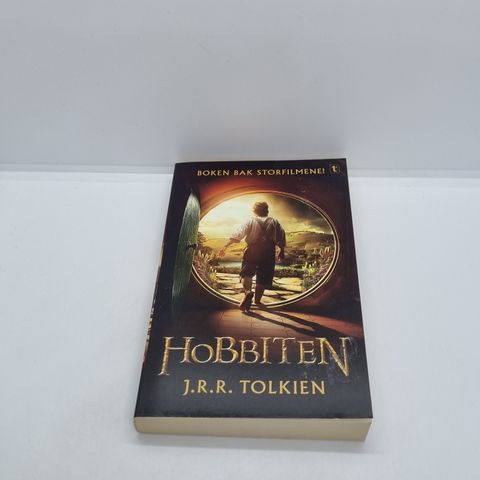 Hobbiten - J.R.R. Tolkien