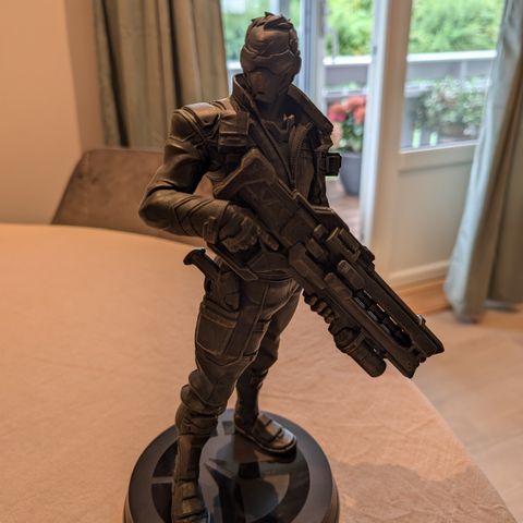 Overwatch Soldier 76 statue!