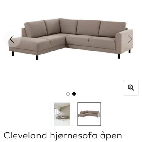 Ubetydelig brukt sofa,åpen ende høyre og den er grå