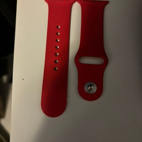 Original rød reim til Apple Watch series 9 i størrelse S/M