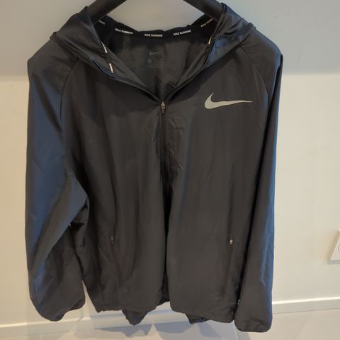 NIKE løpejakke