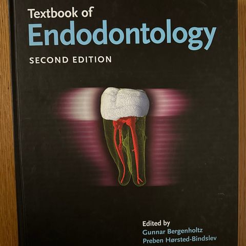 Textbook of endodontology (tannlegestudenter)