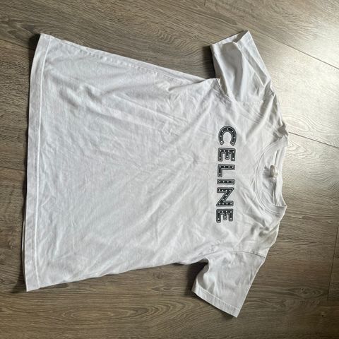 Celine t-shirt 1500kr