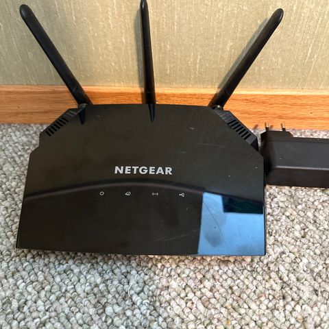 Netgear AC2000 wifi router