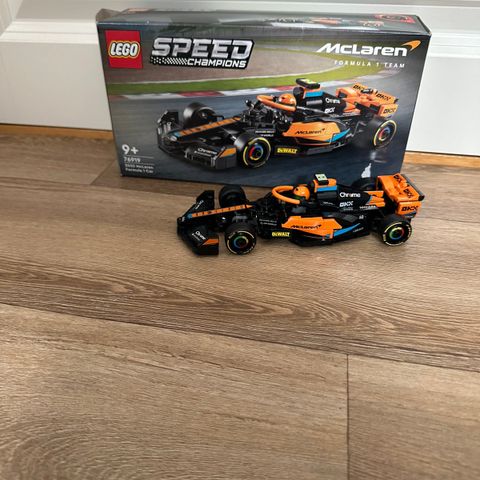 Lego 76919 - McLaren F1 car