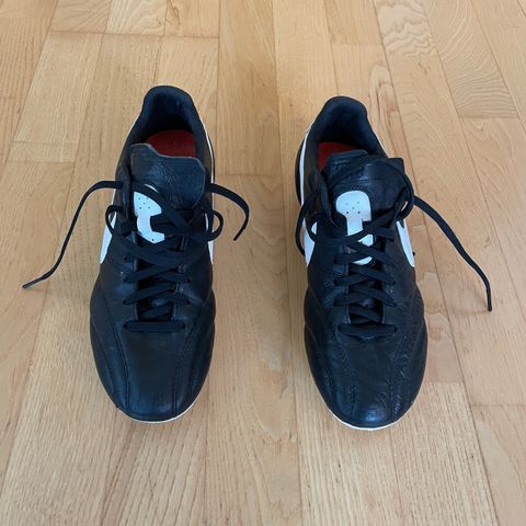 Nike fotballsko i skinn strl. 40