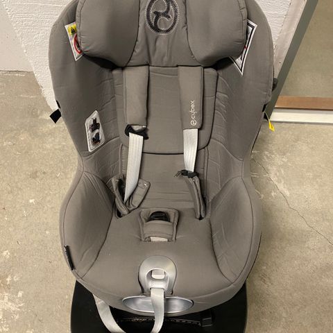 Cybex Sirona Z i-size med base (reservert)