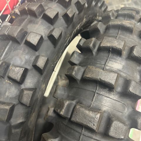 Endurodekk Metzler og Pirelli 18”