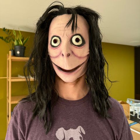 Kostyme maske Momo - Creepypasta