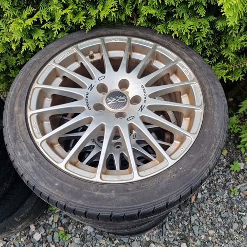 OZ racing felger med utslitte hjul 225/45R17