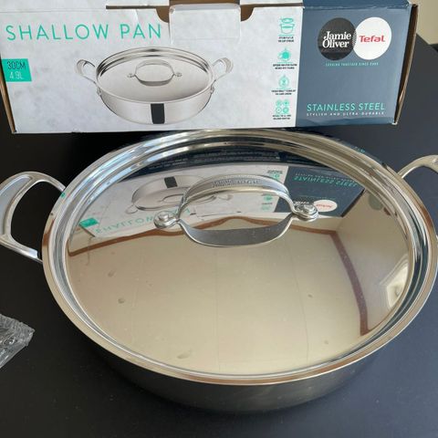 Shallow pan