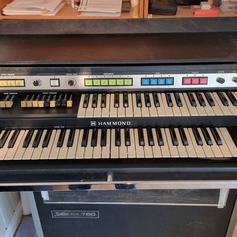 Orgel - Hammond, og Leslie 760