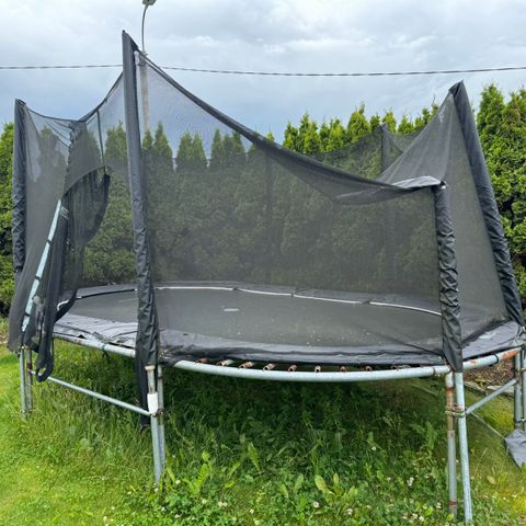 Trampoline