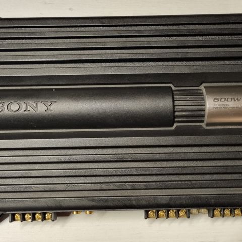 Sony XPLOD 600W forsterker