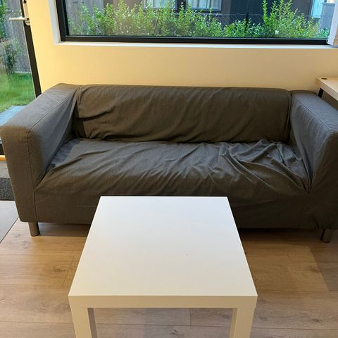 Klippan 2 seter sofa + Lack bord