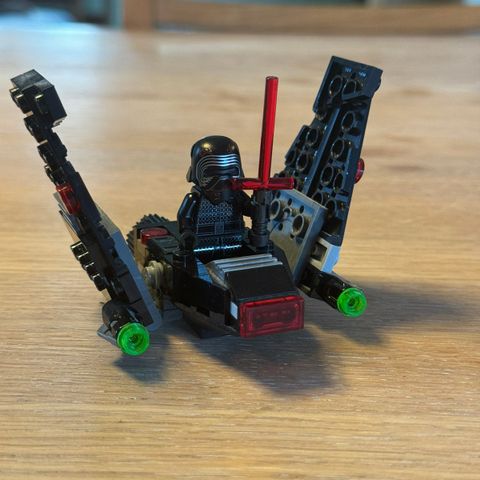 LEGO 75264 Star Wars Kylo Ren's Shuttle Microfighter