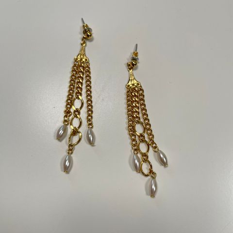 Vintage øredobber / ørepynt klips gull og perle farge (ca 7.8 cm)