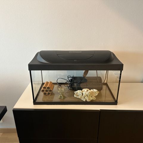 Tetra 54l akvarium med utstyr