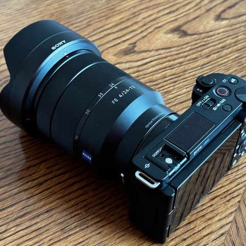 Kamera Sony ZV-E10 + Sony 24-70mm F4 FE ZA OSS