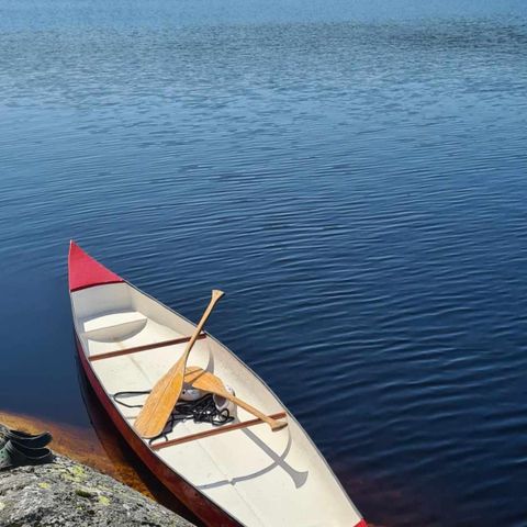 Kano med to skader gis bort mot henting på Sandvatnet,  Fagerfjell