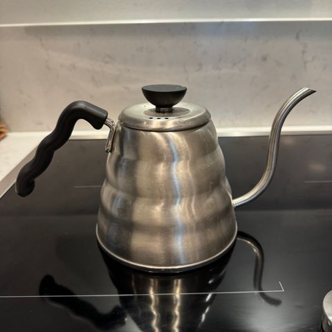 Hario V60 Buono Hellekanne Stor