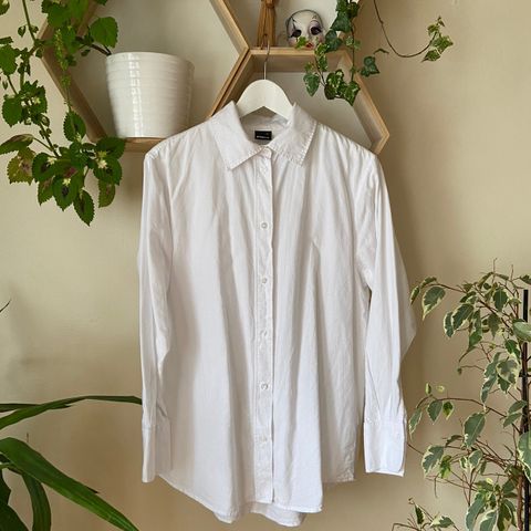 Skjorte fra Gina Tricot i 100% bomull