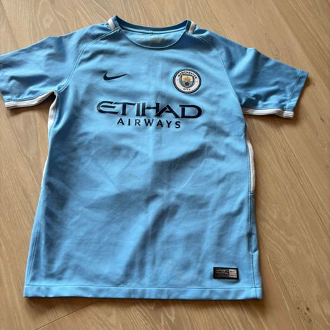 Manchester city  drakt 147-158