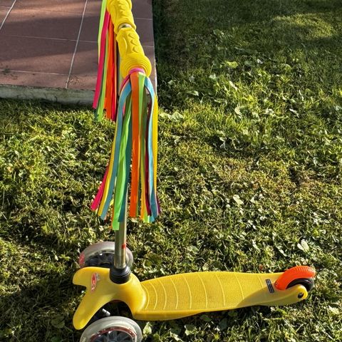 Sparkesykkel (Scooter Mini Micro for small kids - Yellow)