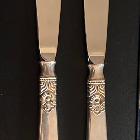 Odel sølvkniver i 830s av Nils Hansen Sølvvarefabrikk AS (21 cm)